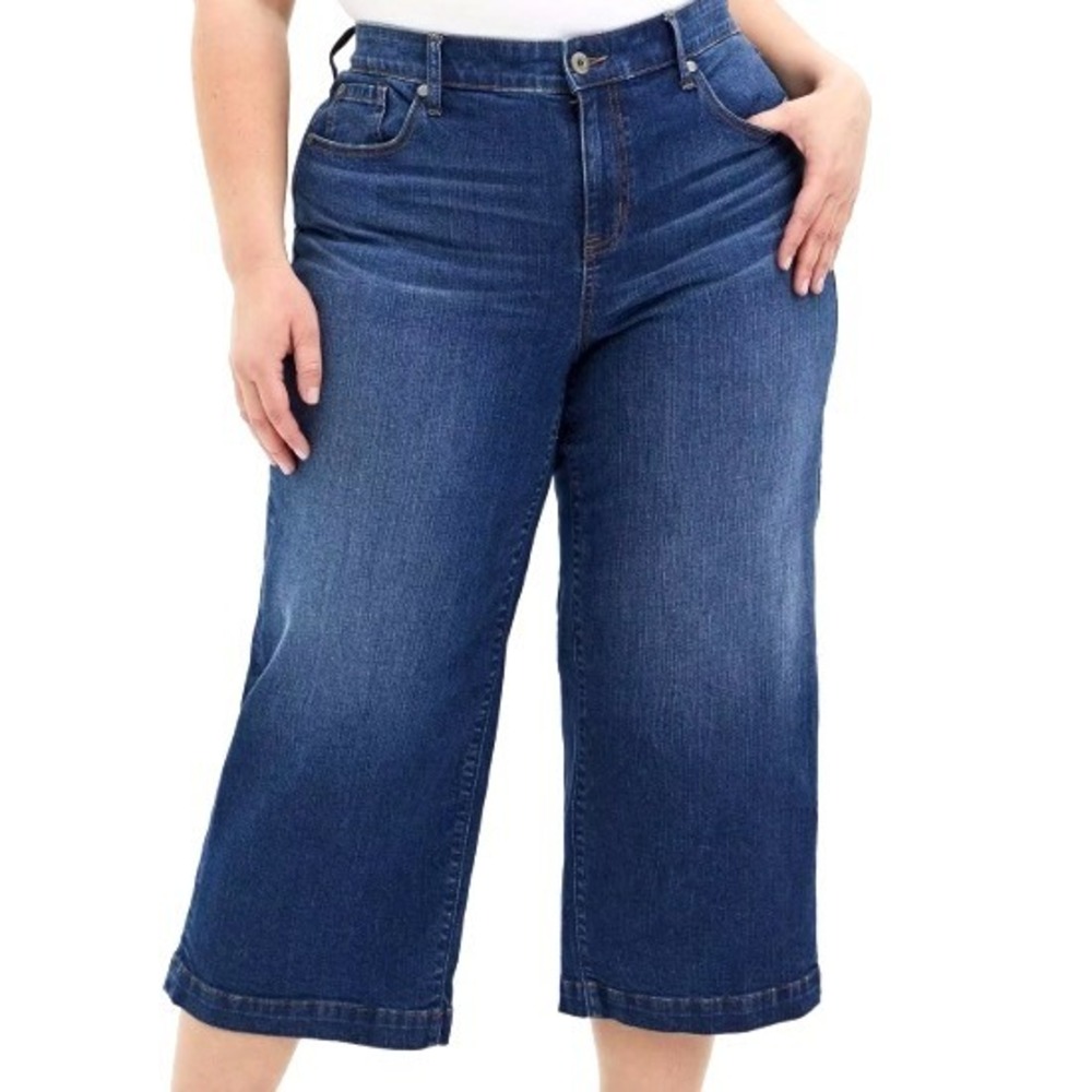 TORRID NWT Women'sā 16 Blue High Rise Wide Leg Ankle Crop Vintage Stretch Jeans